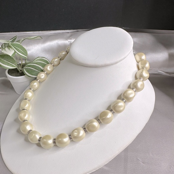 Talbots Baroque Faux Pearl & Silver Spacers Choker Statement Necklace - Picture 3 of 7
